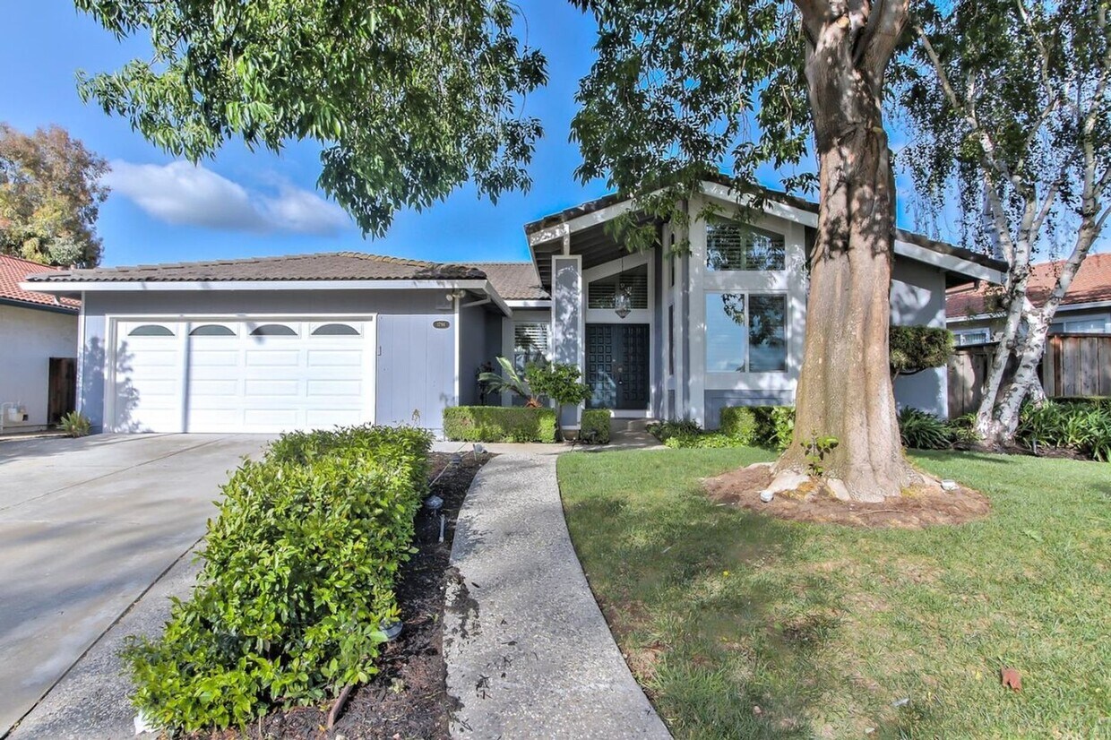 Primary Photo - Spacious Home Across from Cataldi Park – 3...