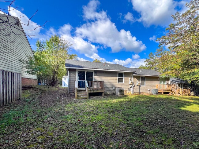 Building Photo - 35 Fox Hill Dr