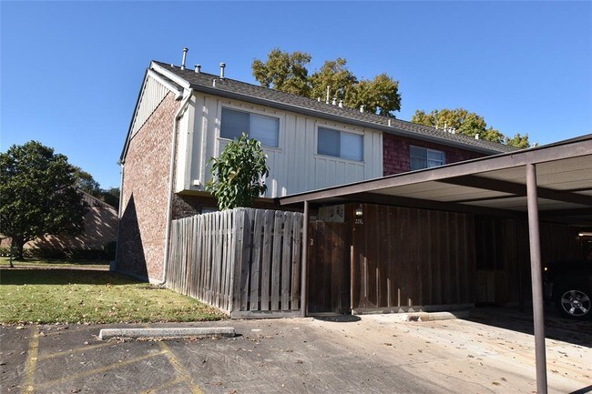 Building Photo - 2270 Triway Ln