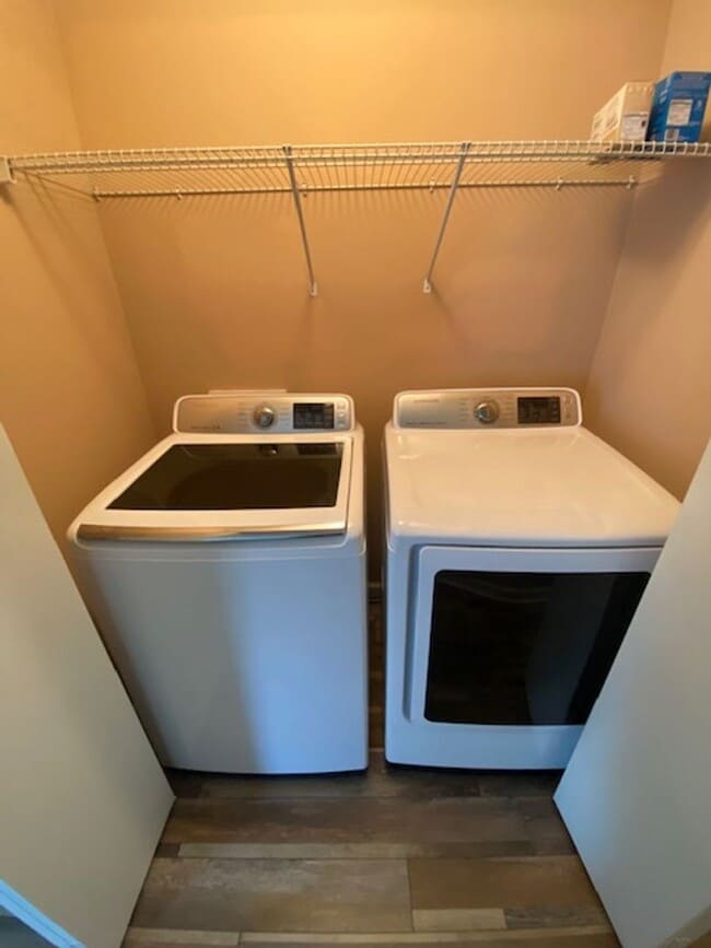 Building Photo - Rural & Adorable Rancher for Rent on large lot!