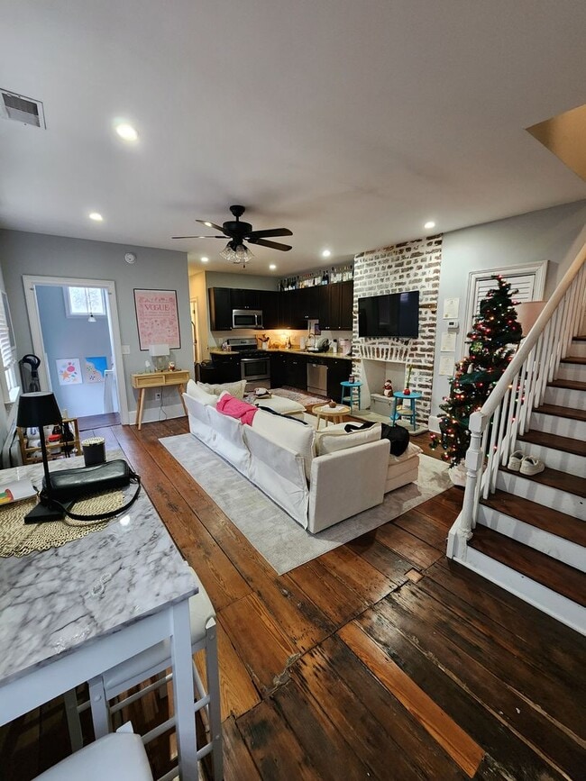 109C - 109C Apartment