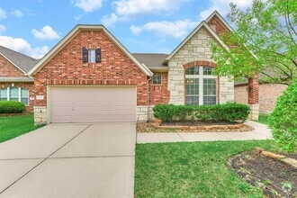 Building Photo - 6 Jester Oaks Pl