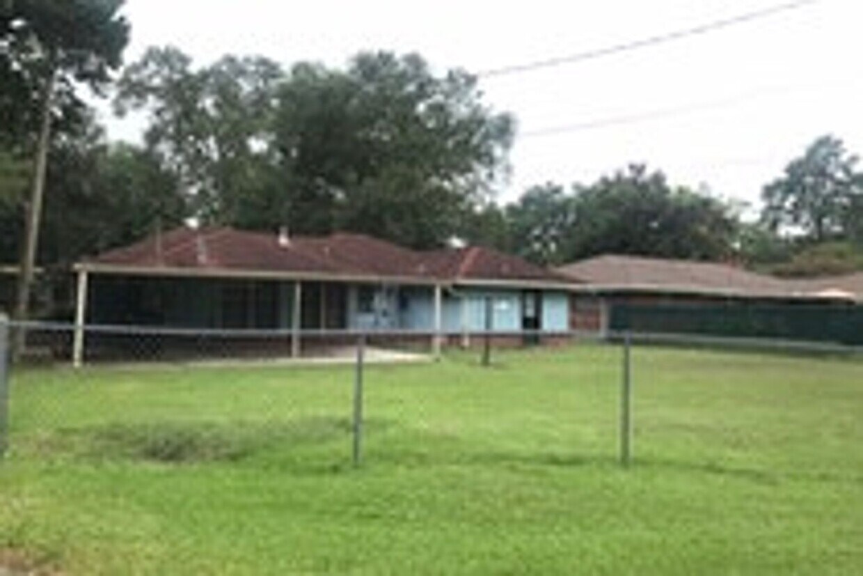 Foto principal - Large 2/2 Home Lake Charles