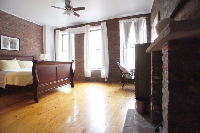 Building Photo - 2 W 131st St