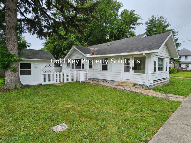 Building Photo - Very Nice 2 BR 1 BA House with Huge Baseme...