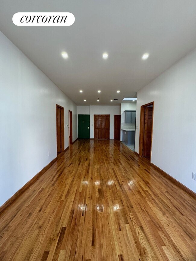 Building Photo - 501 Midwood St