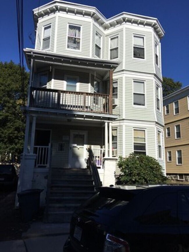 Building Photo - 51-53-53 Hiawatha Rd