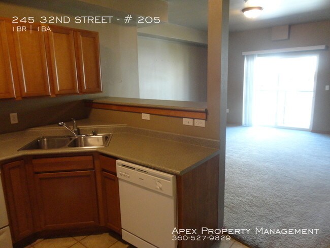 Building Photo - Stoneway Apartments