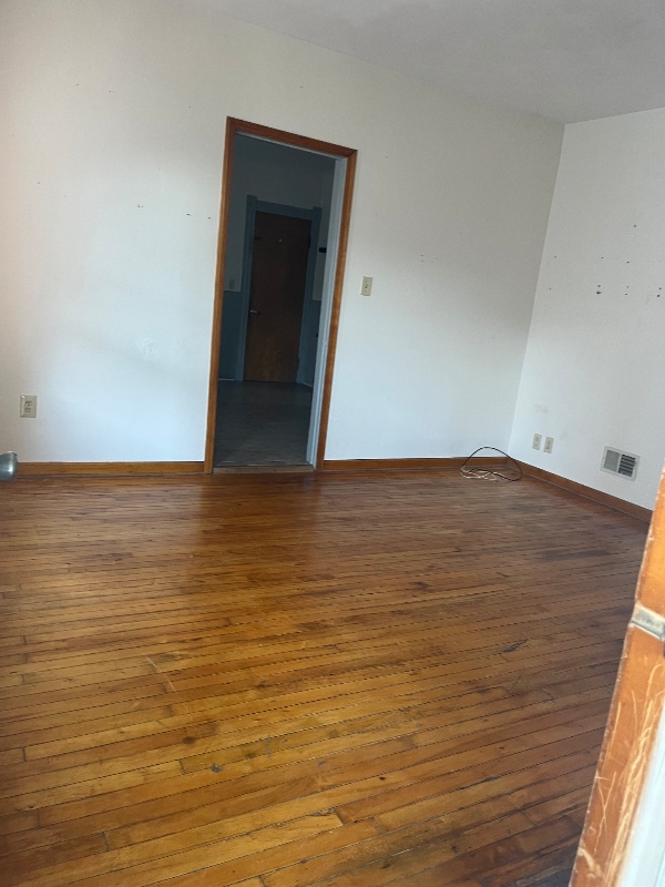 Building Photo - 203 Lamont Ave