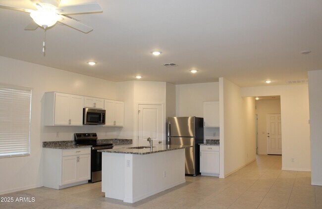 Foto del edificio - 10354 N 156th Ave