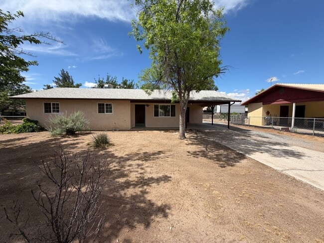 Building Photo - 3 Bedroom Single Story Home Available Near E Main Street & Hwy 314 SW in Los Lunas!