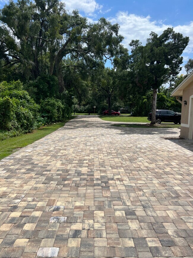 Building Photo - 1817 Fairview Shores Dr