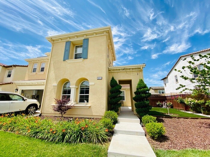 521 N Miraloma Ct, Mountain House, CA 95391 House Rental in Mountain