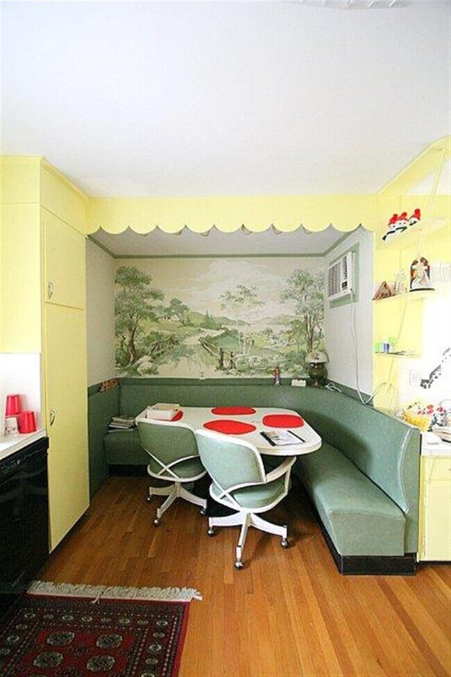 Foto del edificio - 60 Rindge Ave