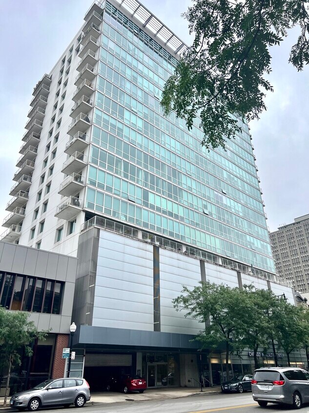 Foto principal - 1845 S Michigan Ave