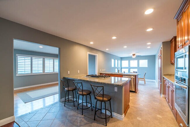 Building Photo - 3017 La Costa Ave