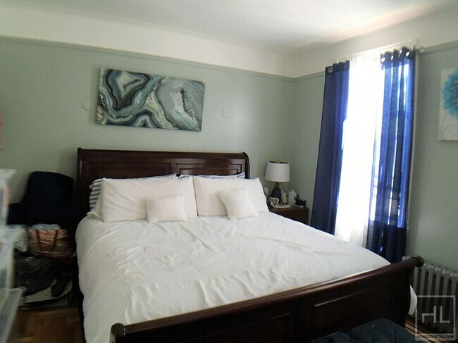 Building Photo - RENOVATED 3  SUPER HUGE & BRIGHT 3 BEDROOM...
