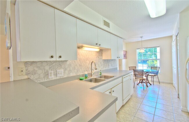 Foto del edificio - 3260 Douglas Dr