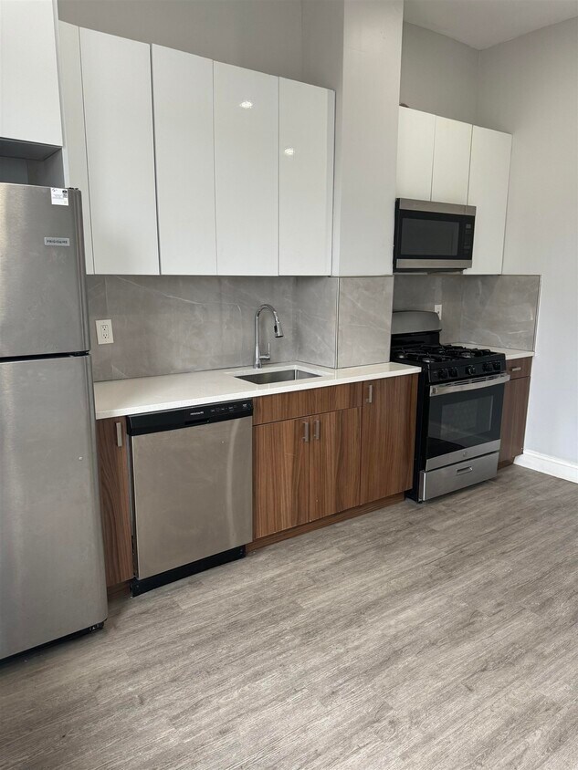 Foto principal - 1515 Kerrigan Ave