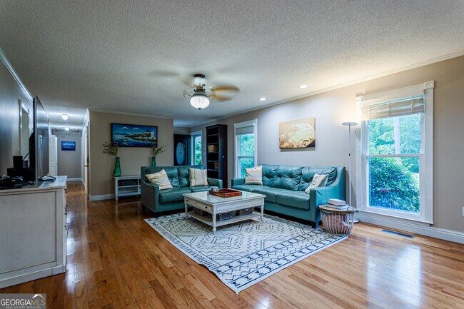 Foto del edificio - 15 Falcon Dr