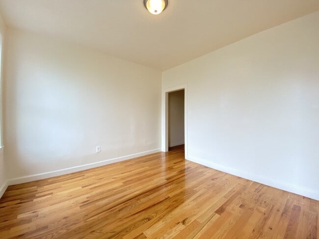 Building Photo - 566 W 162nd St