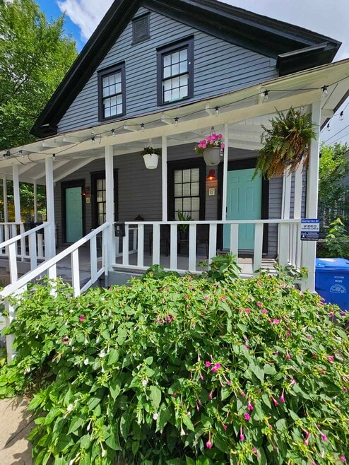 Building Photo - 607 Gaskill St SE