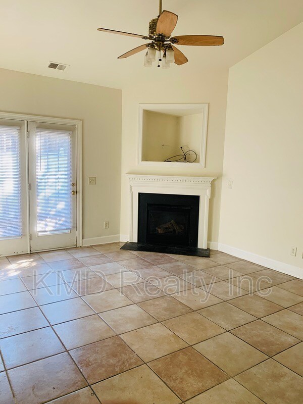 Foto del edificio - 2920 Zion Renaissance Ln
