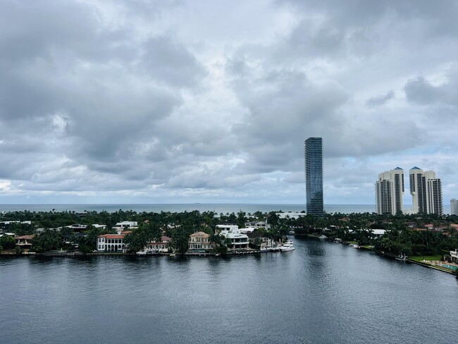 Foto del edificio - 19707 Turnberry Way