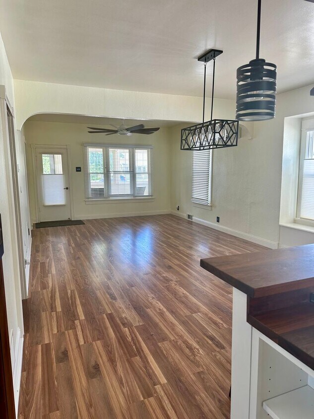 Building Photo - Modern Ranch in the Heart of Windsor!