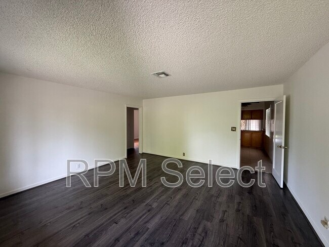 Foto del edificio - 1137 Janey Way