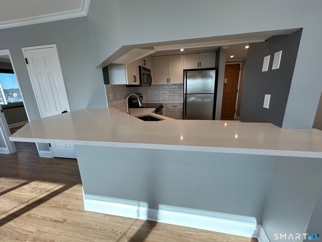 Building Photo - 127 Greyrock Pl