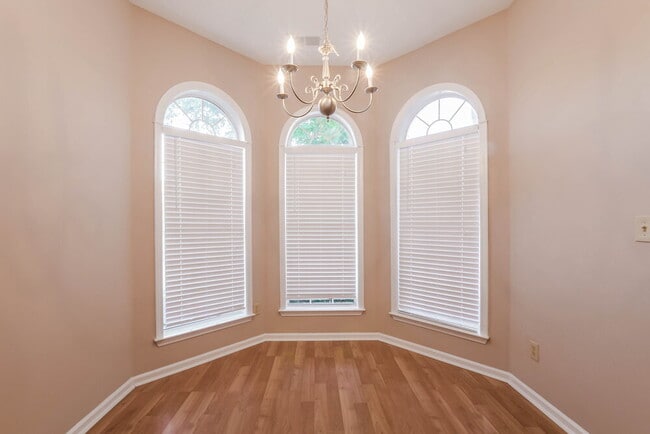 Building Photo - 1513 Pemberton Ln