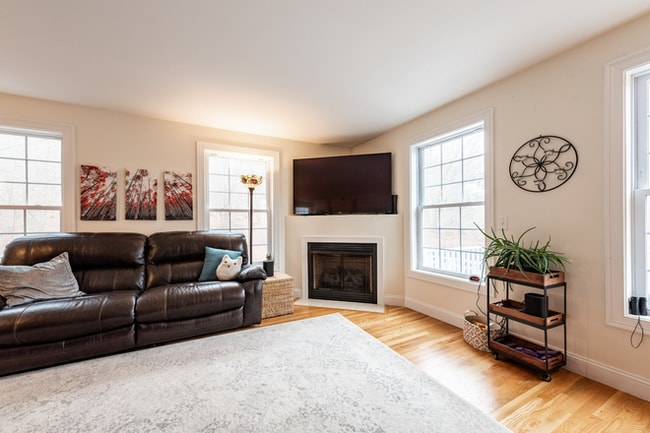 Foto del edificio - 28 Armstrong Rd