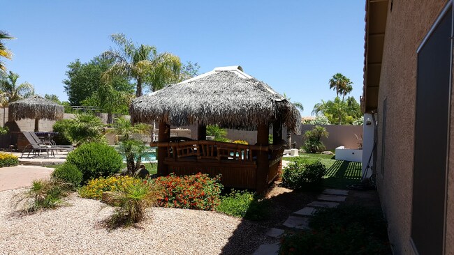 Building Photo - 876 W Emerald Island Dr