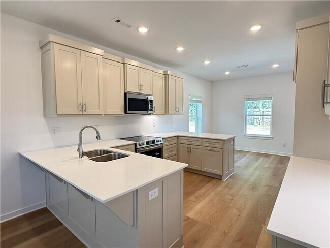 Foto del edificio - 832 Dockery Ln