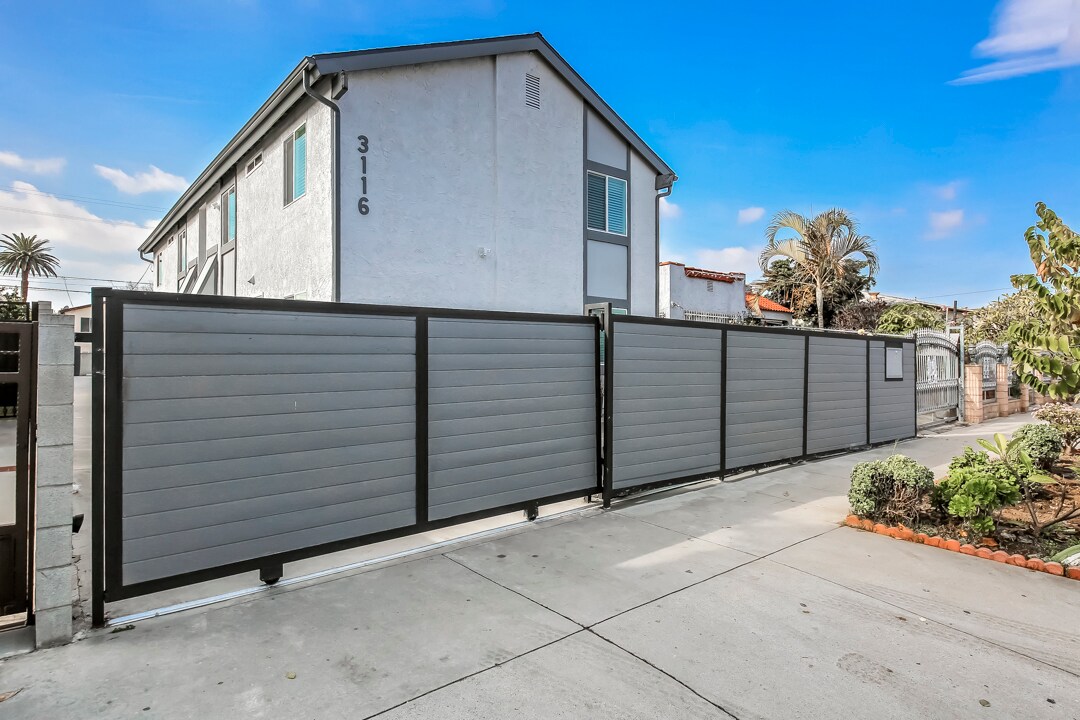 Primary Photo - 3116 Casitas Ave