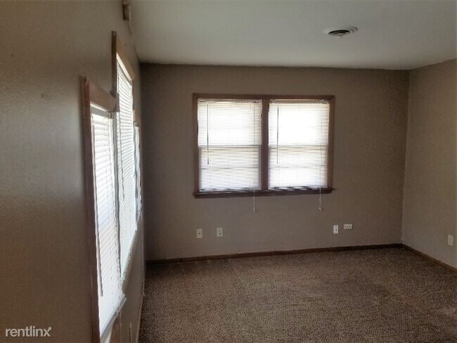 Building Photo - 2 br, 1 bath House - 2523 W. Central