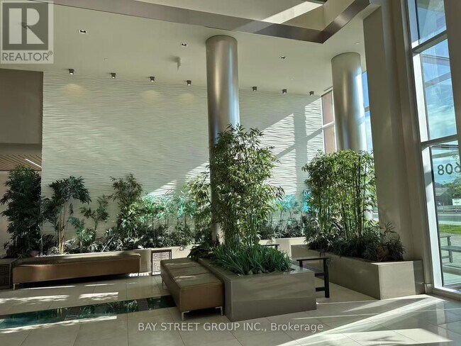 Photo du bâtiment - 9608-9608 Yonge St