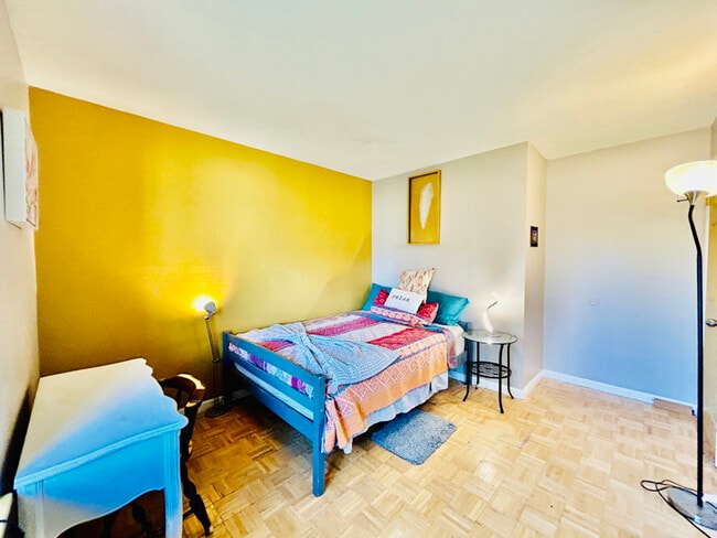 Foto del edificio - 8871 Belmont St