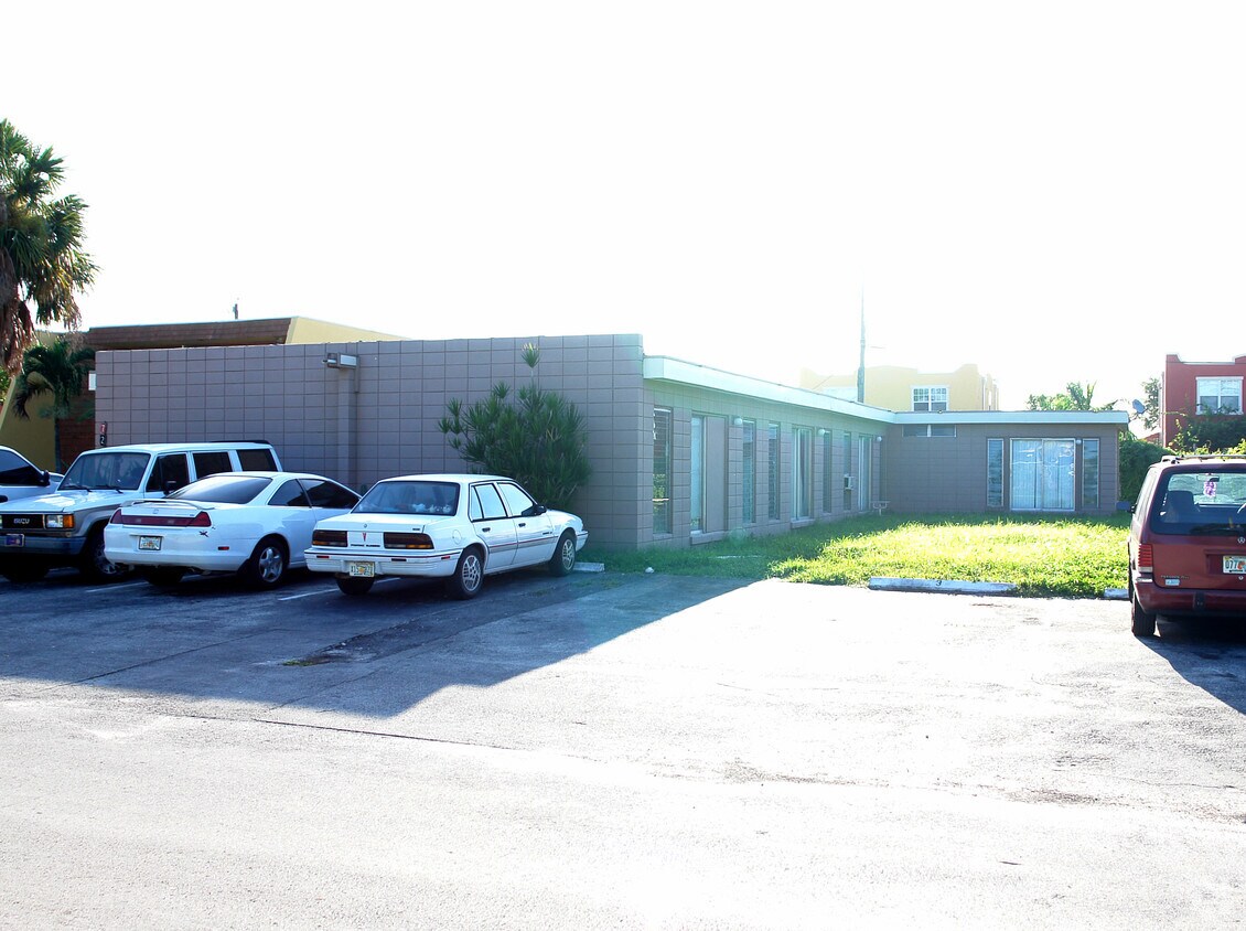 Foto del edificio - 720 NW 2nd Ave