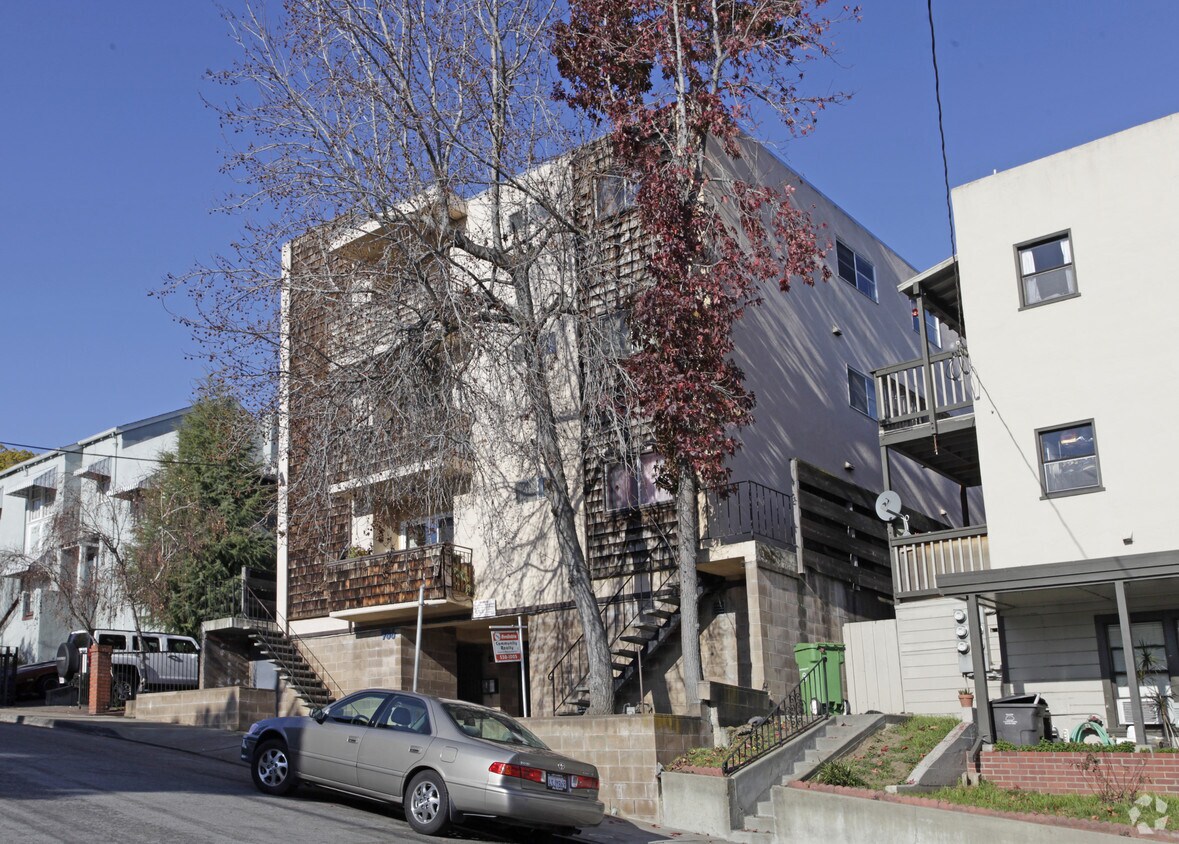 Foto del edificio - 986 Warren St