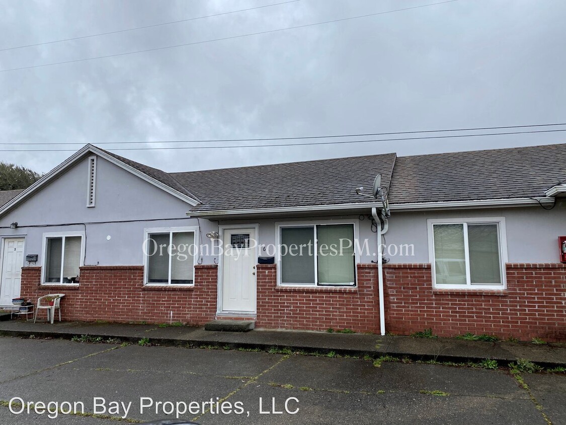 Primary Photo - 920 Winchester Ave
