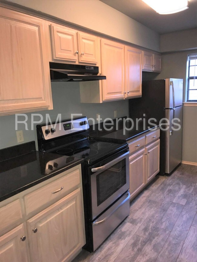Building Photo - 13120 Buckeye Ct