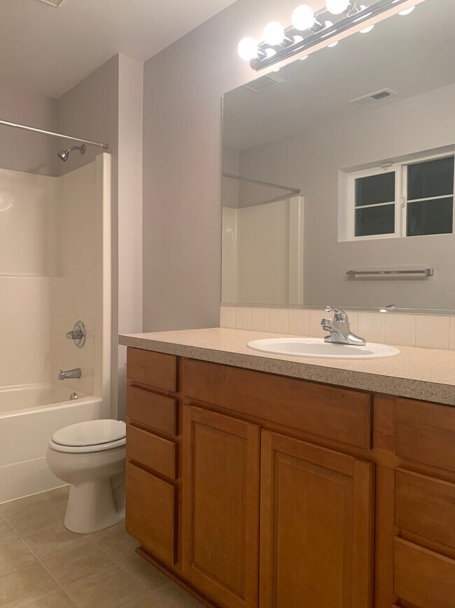 Building Photo - Beautiful 3+ Bedroom, 2.5 Bath Home in Fife!