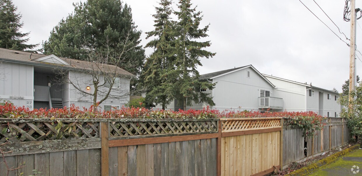 Building Photo - Garden Square