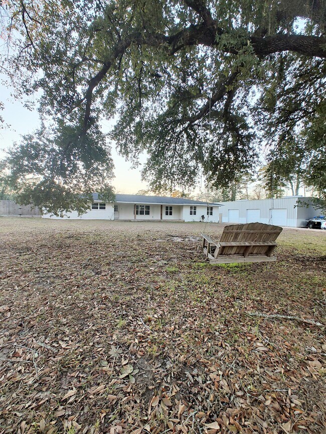 Building Photo - 120 Bayou DriveRose Hill Acres