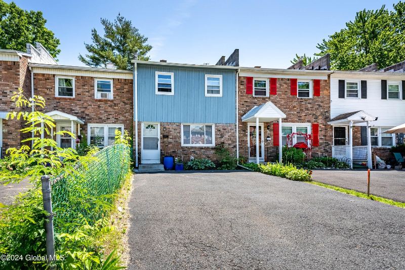 Primary Photo - 124 Mt Hope Dr