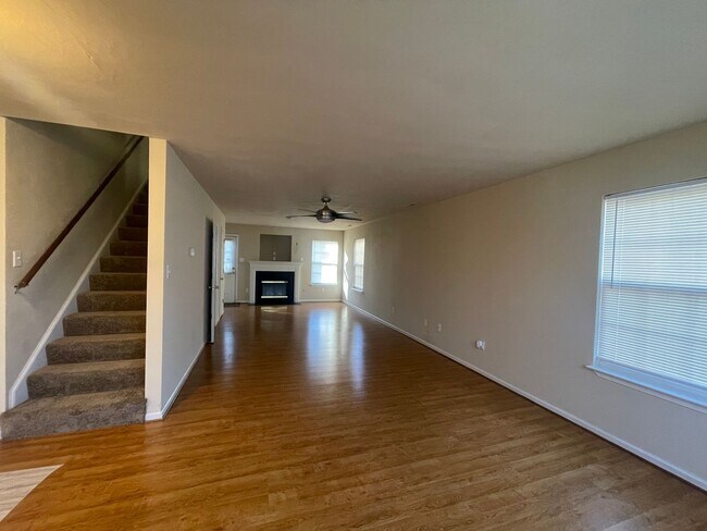 Foto del edificio - Spacious Single Family Home located in Par...