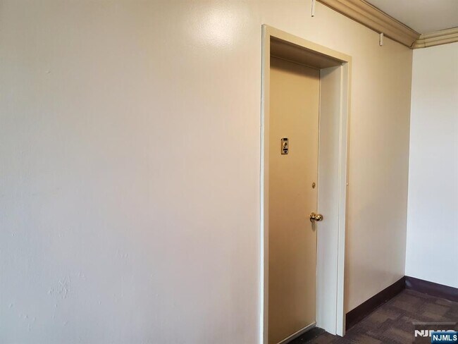 Foto del edificio - 3001 Edwin Ave
