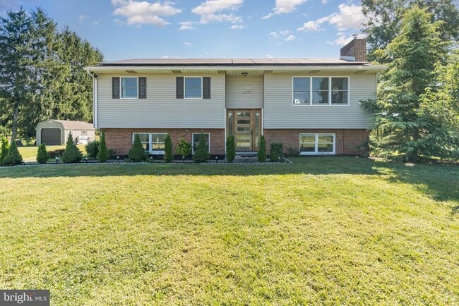 Building Photo - 1145 Highland Dr